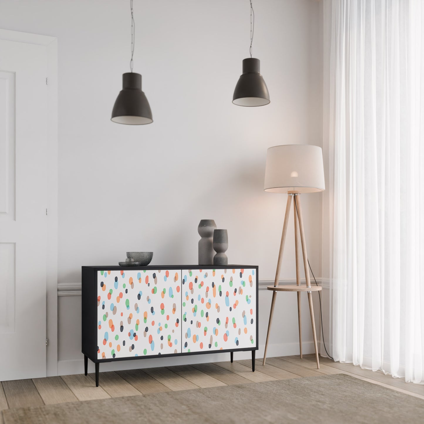 ENERGETIC SPOTS 2-dörrars skänk i svart finish