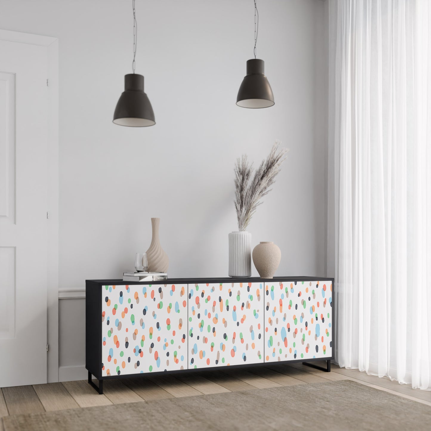 ENERGETIC SPOTS 3-dörrars skänk i svart finish