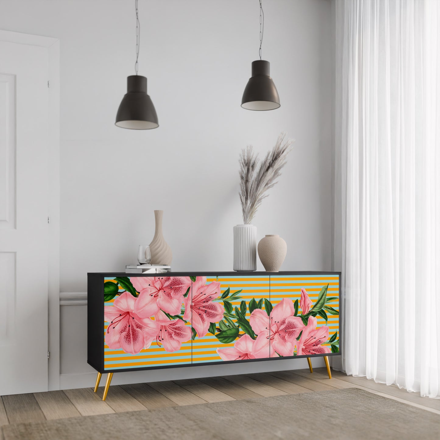 FRAGILE BEAUTY 3-dörrars skänk i svart finish