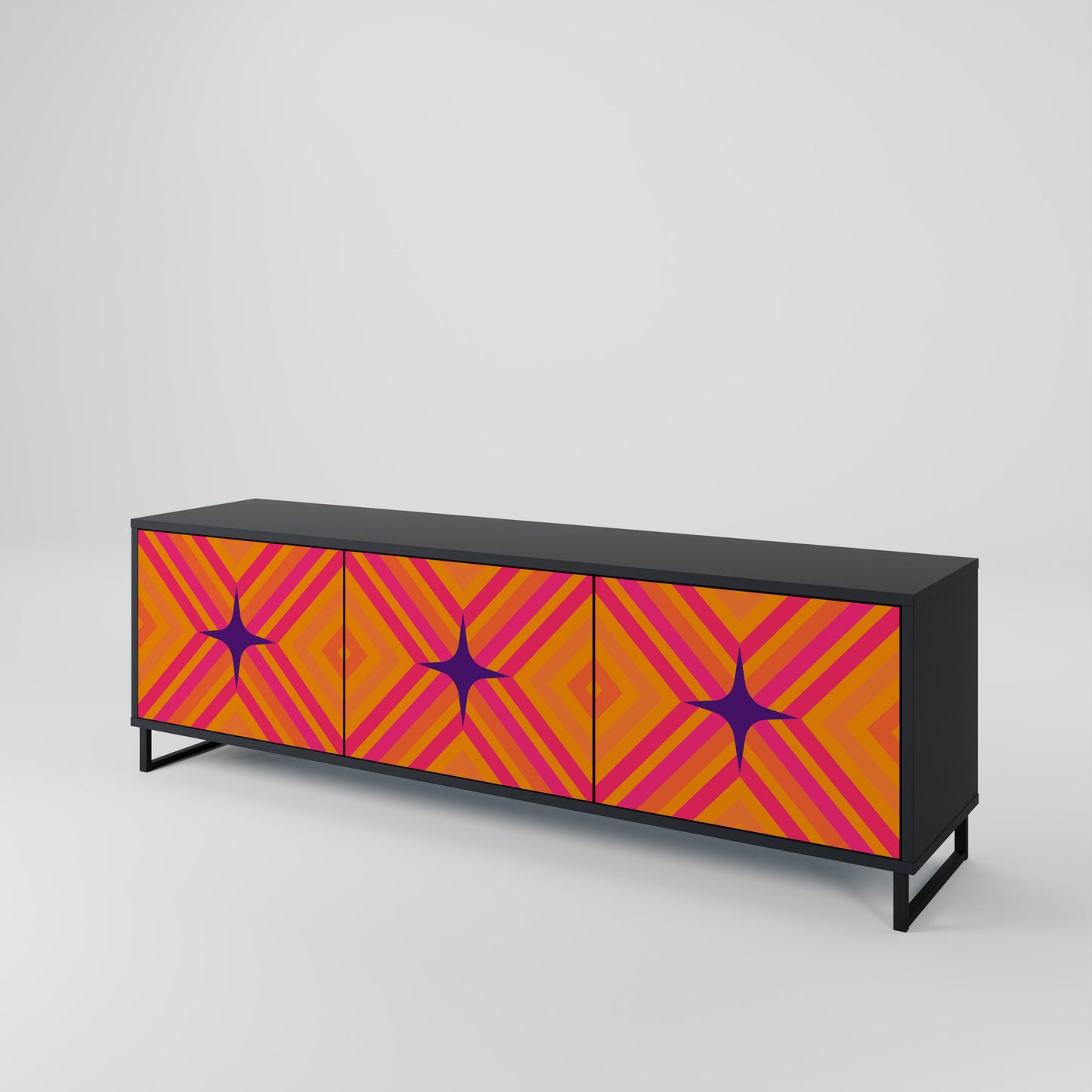GEOMETRIC BRILLIANCE 3-dörrars TV-bänk i svart finish