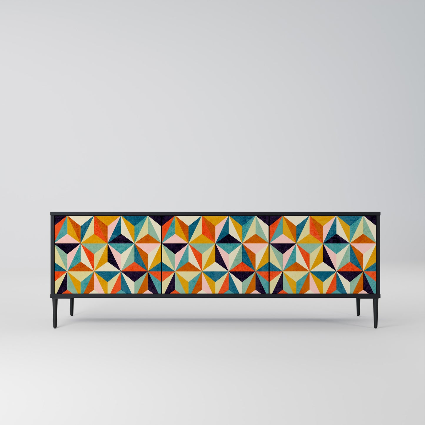 TESSELATE TREASURES 3-dörrars TV-bänk i svart finish