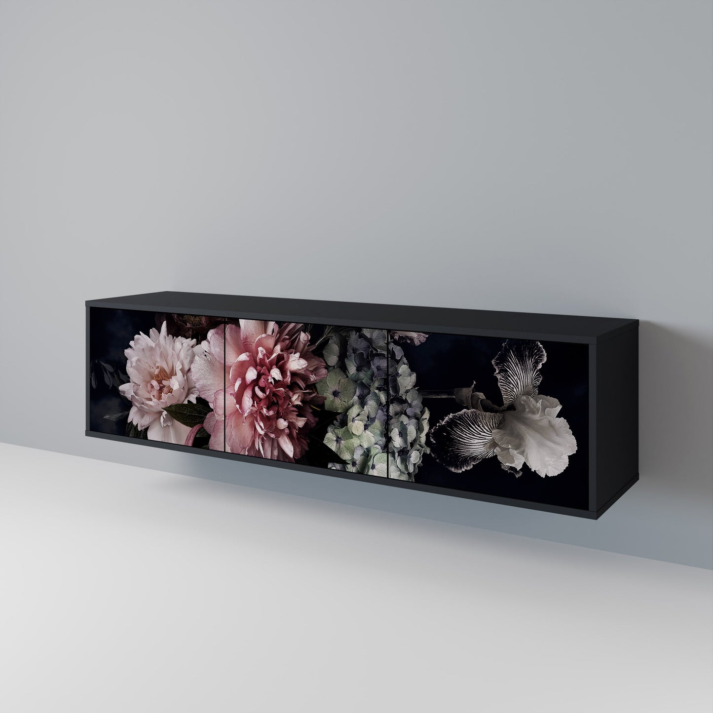 PURE BLOSSOM 3-dörrars TV-bänk i svart finish