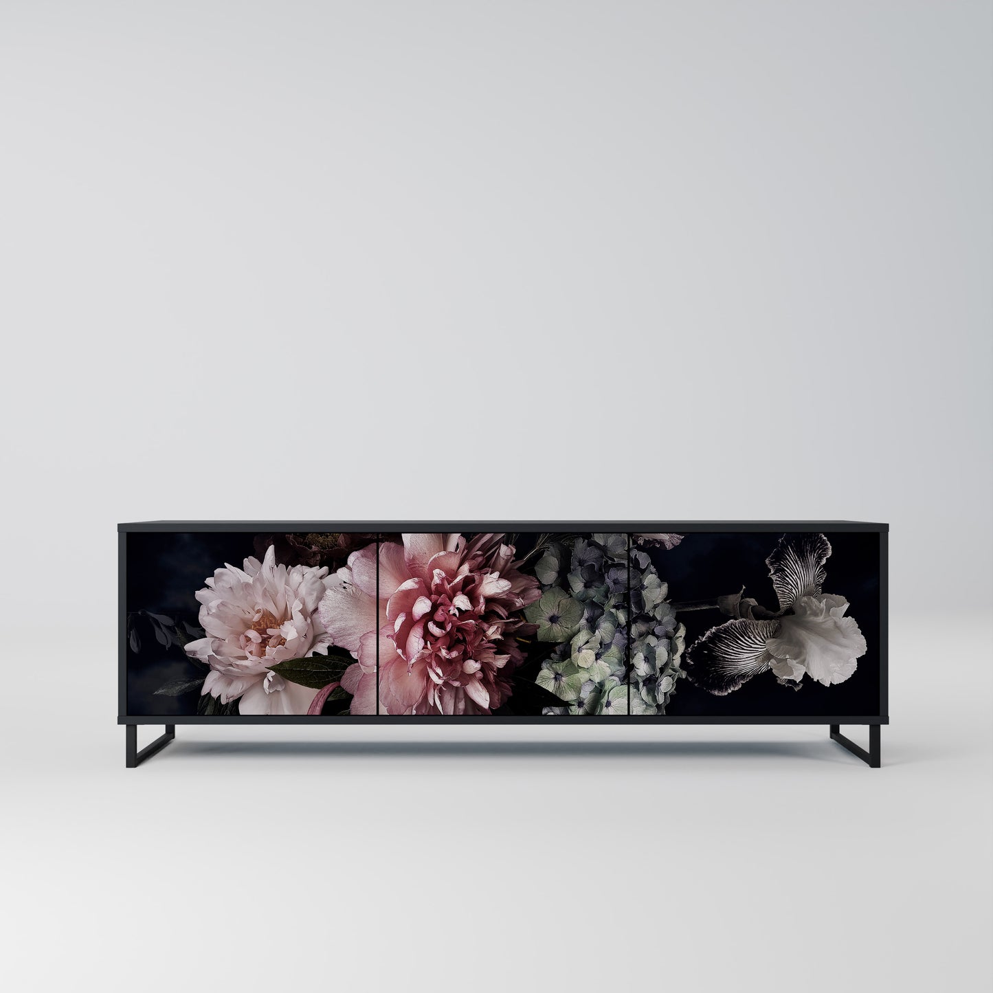 PURE BLOSSOM 3-dörrars TV-bänk i svart finish