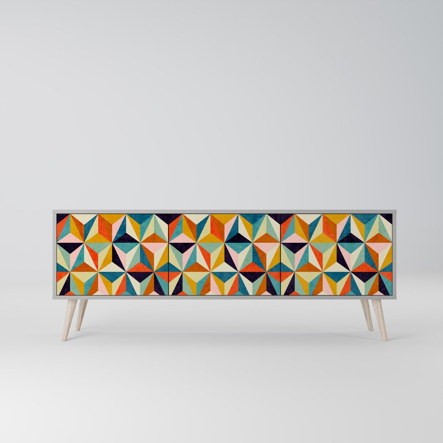 TESSELATE TREASURES 3-dörrars TV-bänk i grå finish