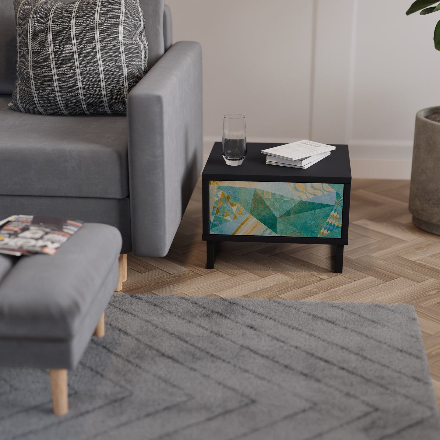 SPECTRUM SPLENDOR nattduksbord i svart finish