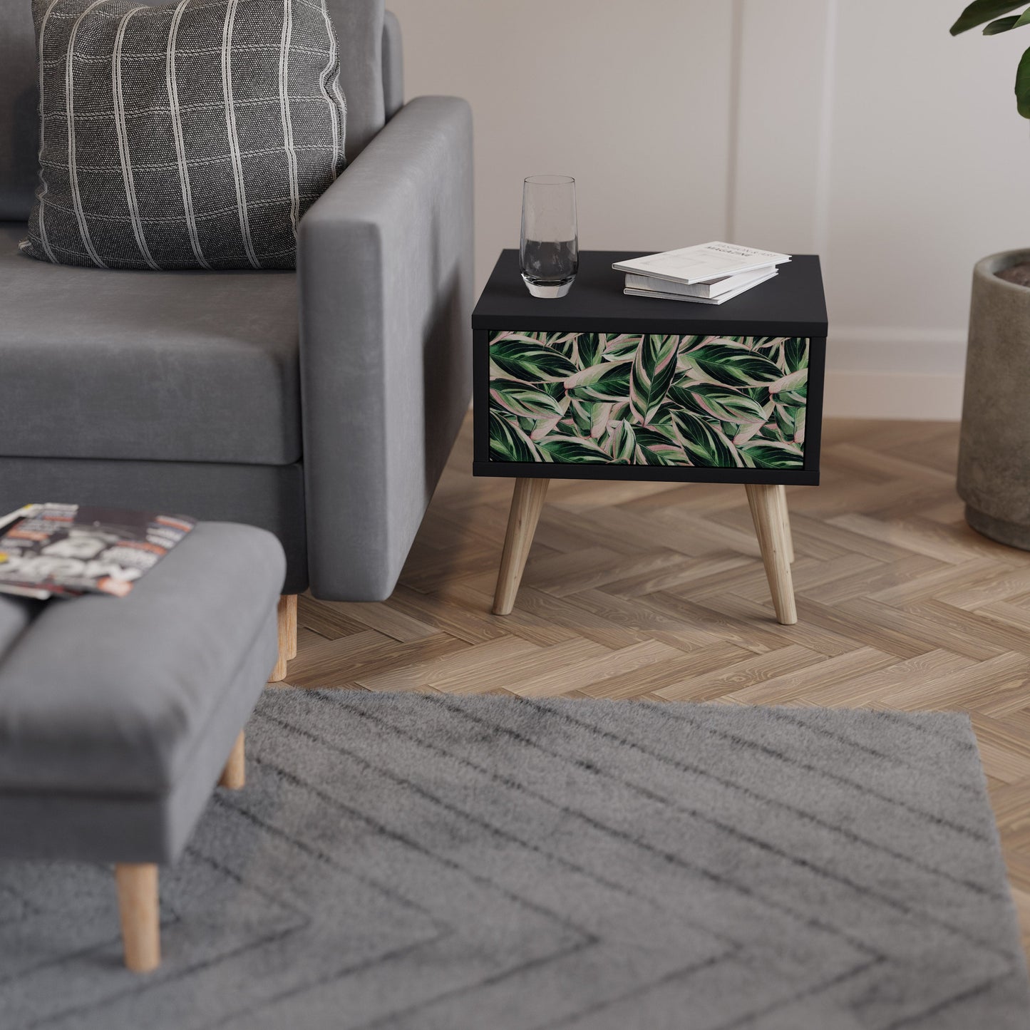 EERIE STROMANTHE Nightstand in Black Finish