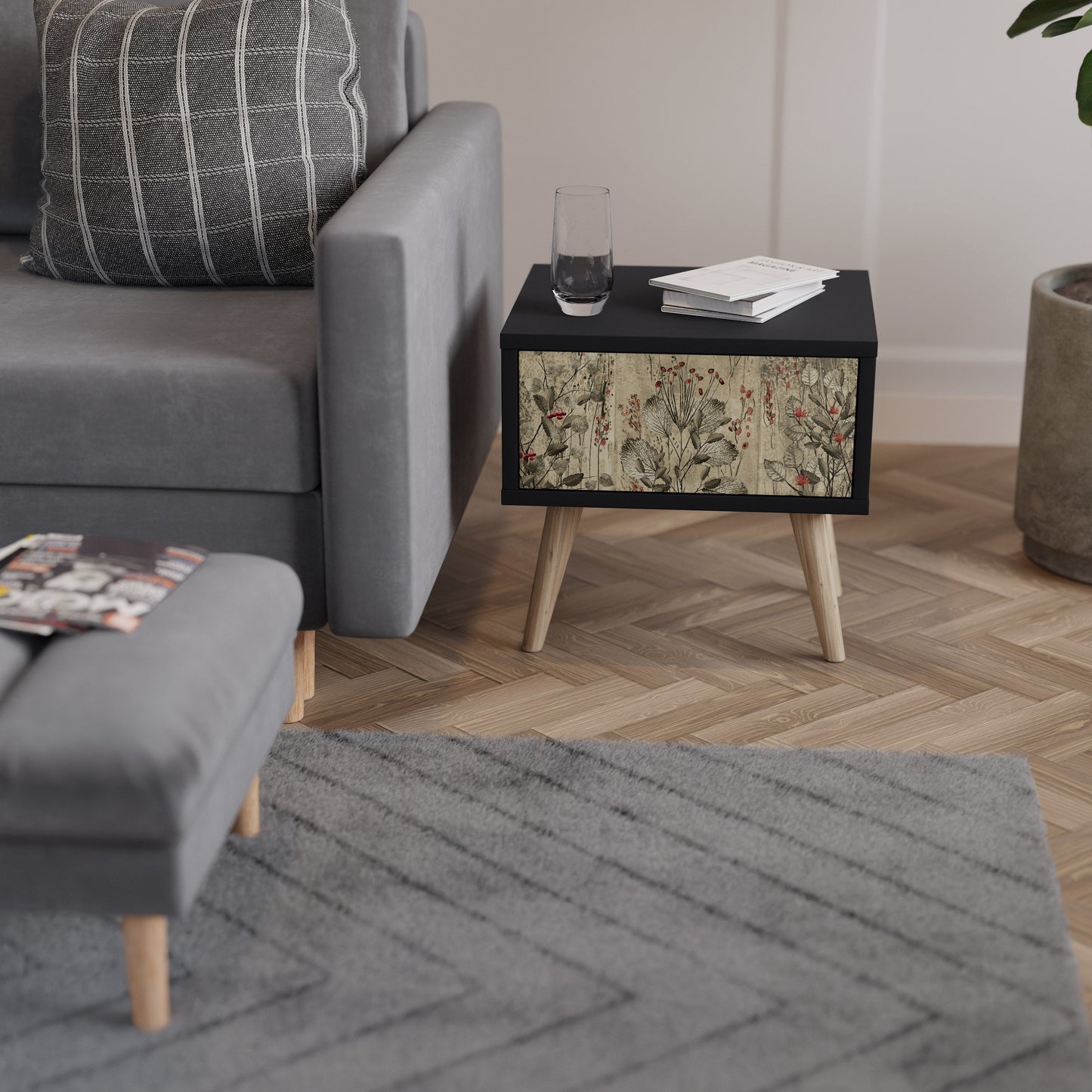 HERBAL GRACE nattduksbord i svart finish