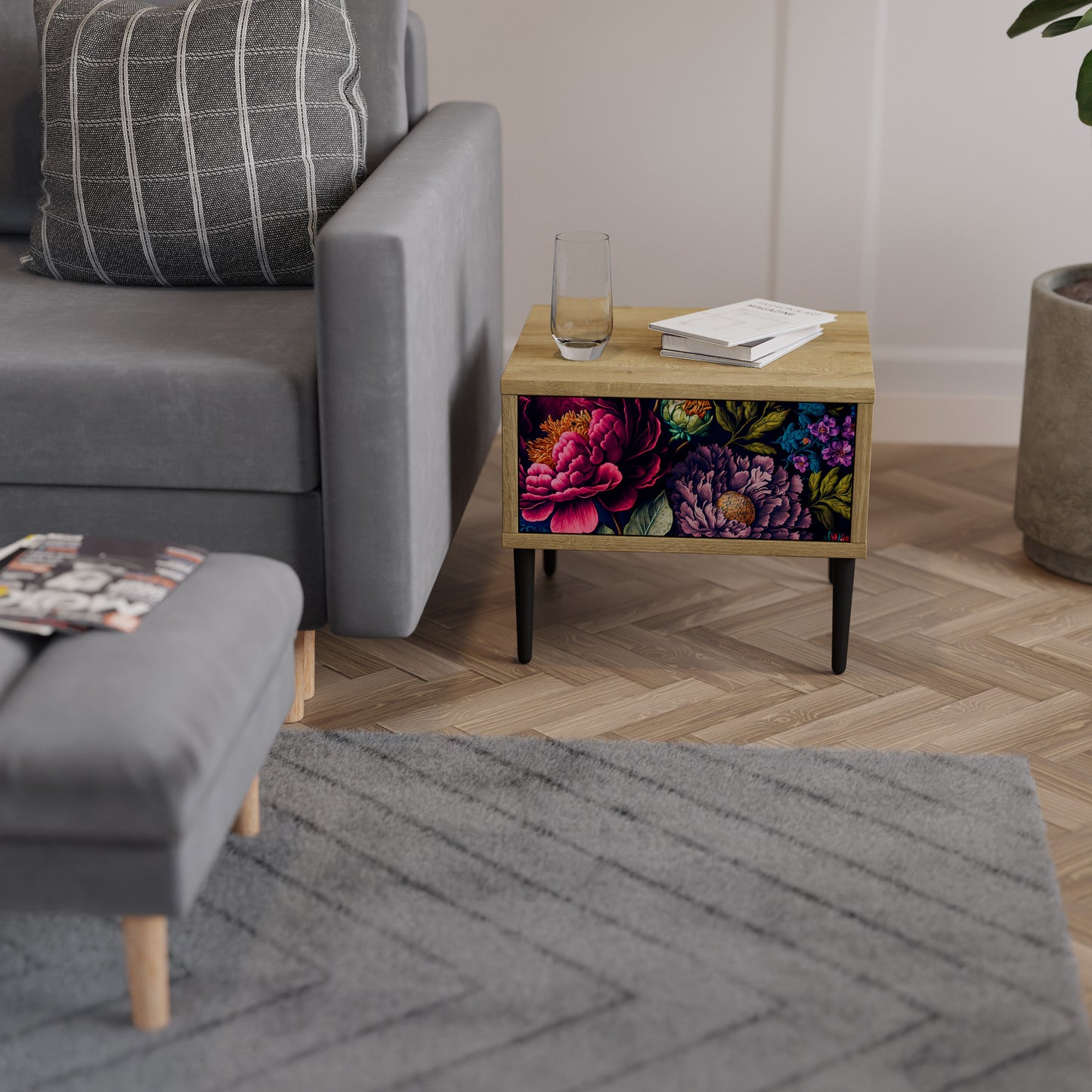 BLOOMING ELEGANCE Nattduksbord i ekeffekt