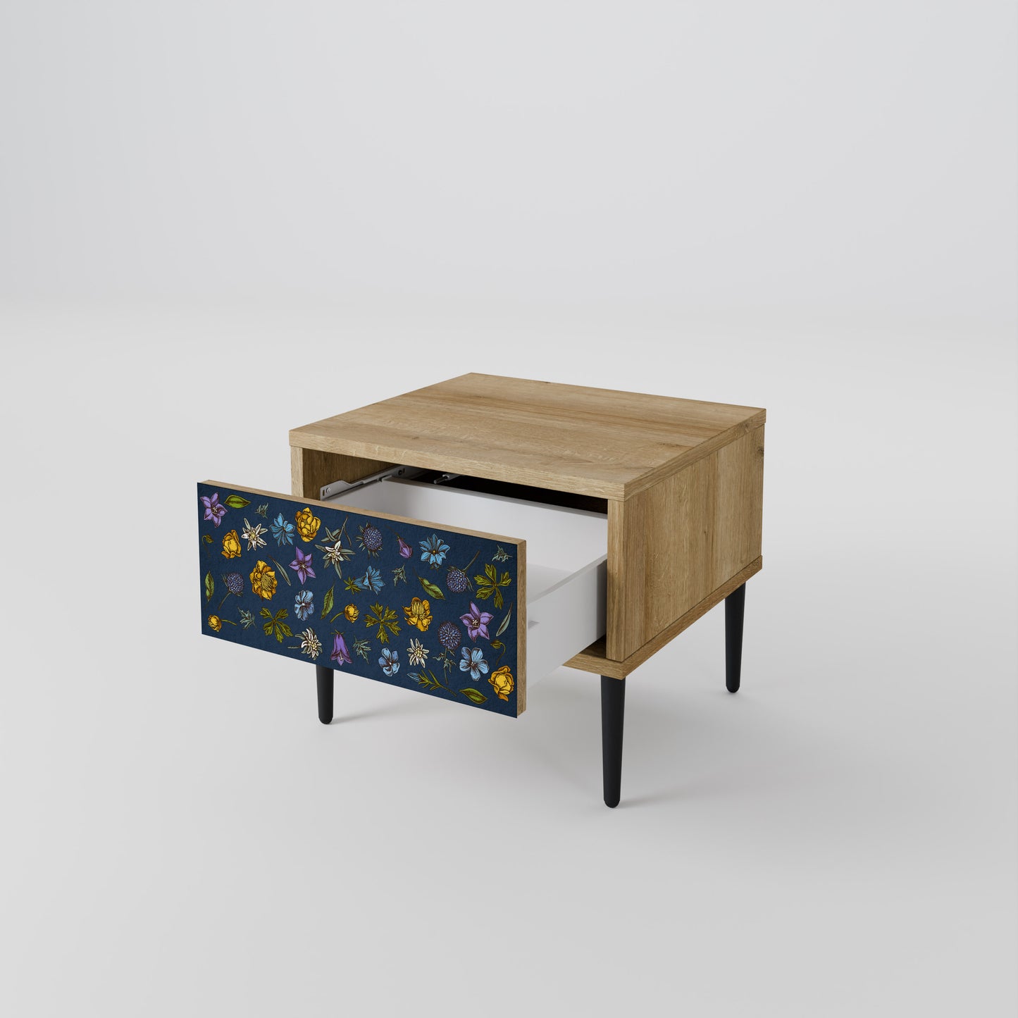 BLOMMOR PÅ MARINBLÅT Nattduksbord i Oak Effect