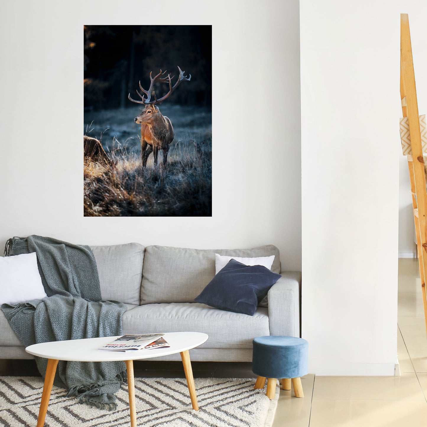 ANTLERED REGALITY Vertikal affisch med självhäftande motiv