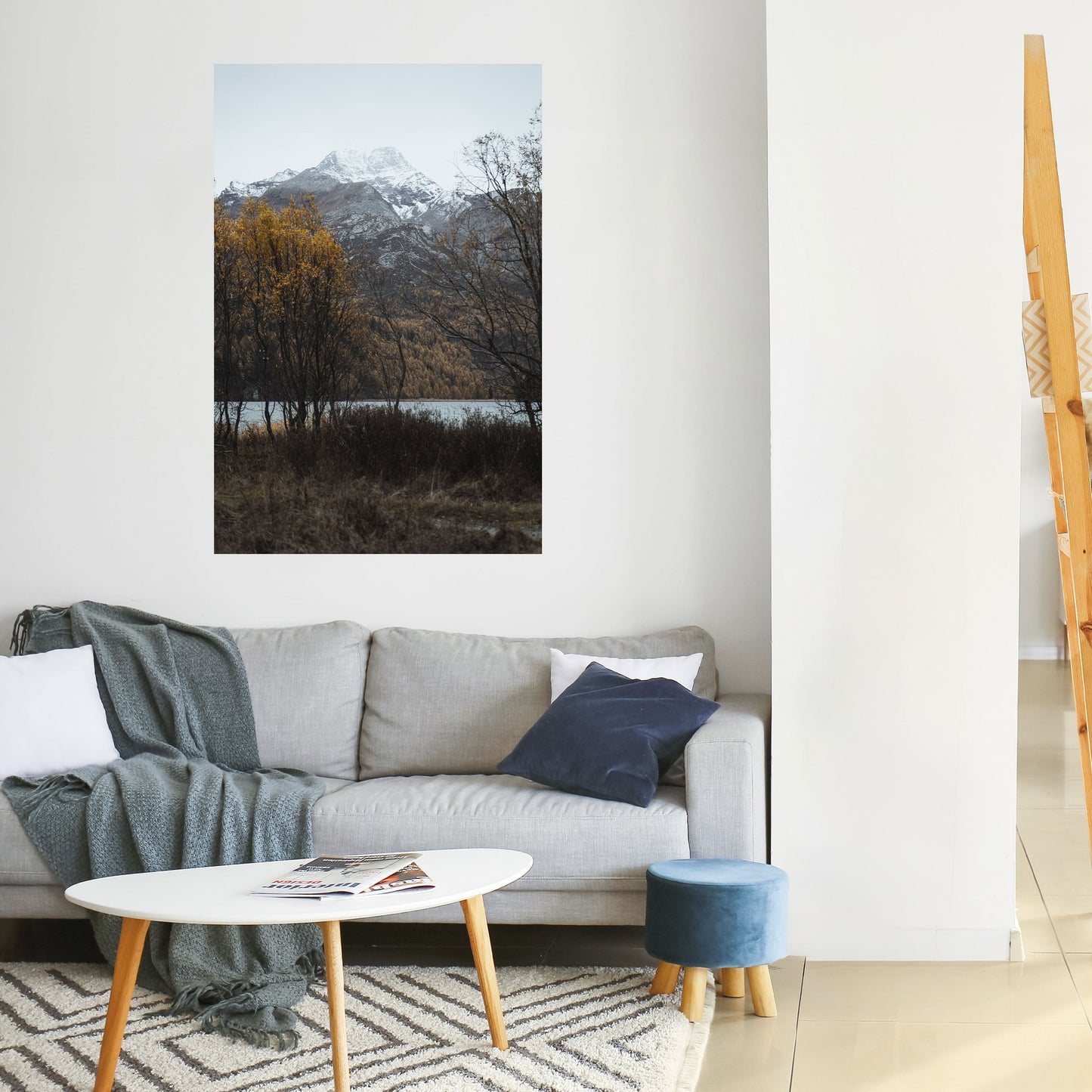 HÖSTENS TYSTA OMFAMNING Vertikal poster med självhäftande klistermärke