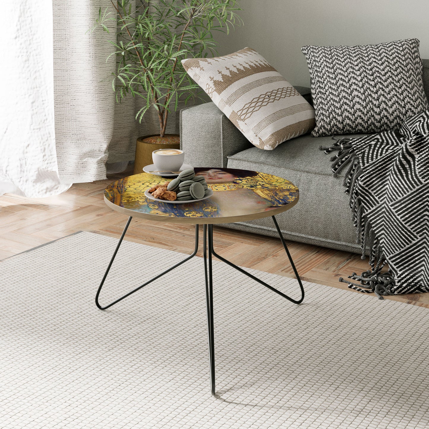 JUDITH & HOLOFERNES Small Coffee Table