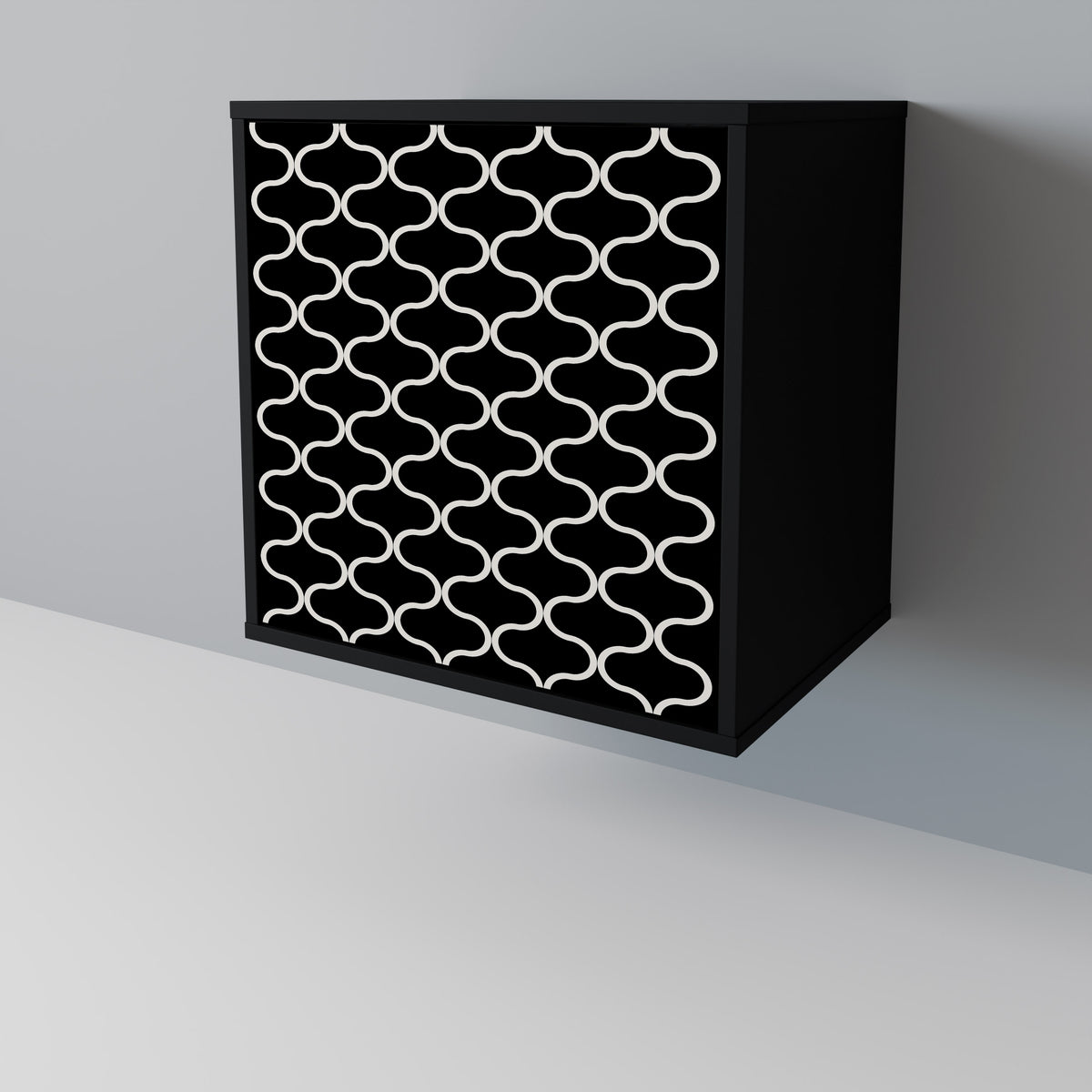TESSELATED BLACKNESS Skänk med en dörr