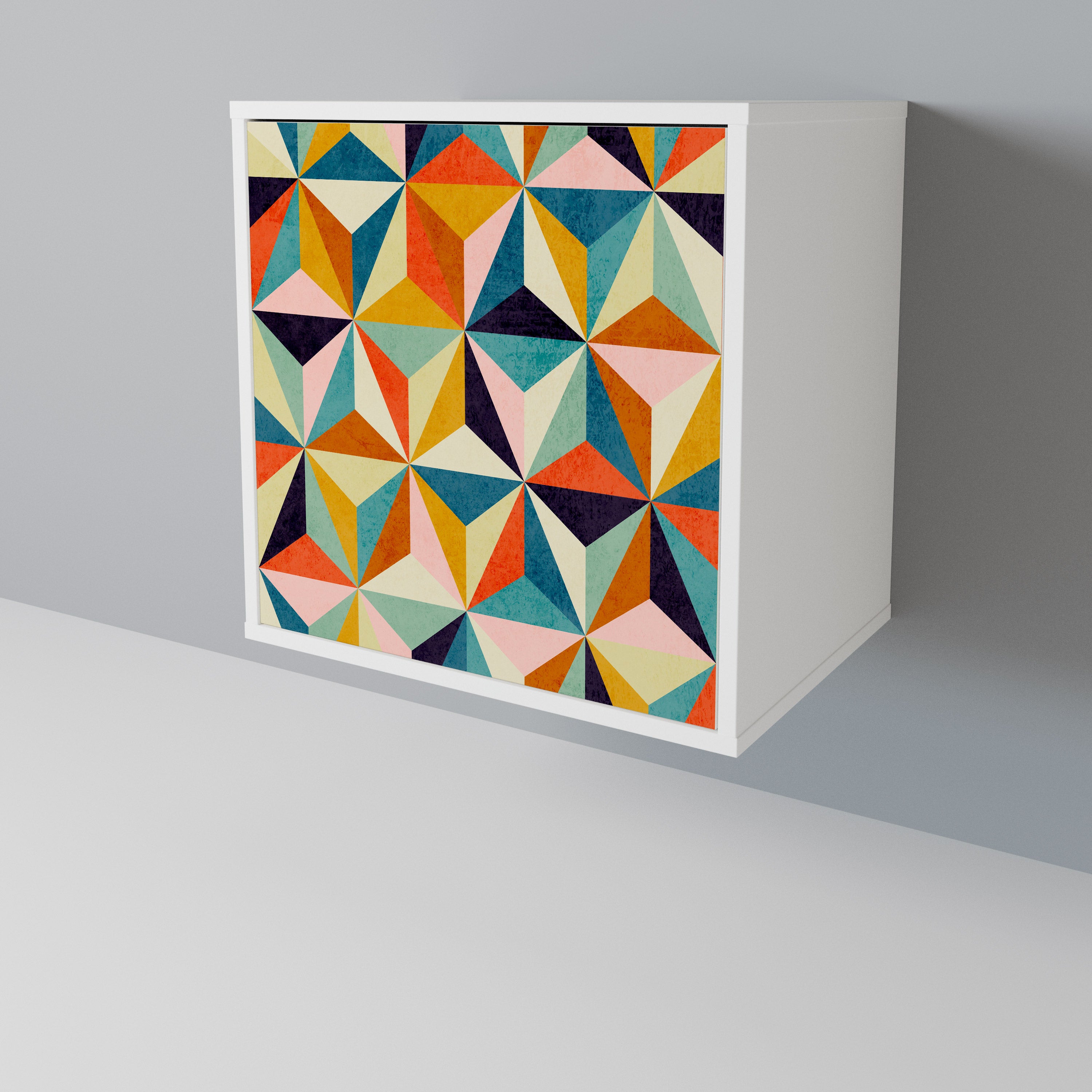 TESSELATE TREASURES Skänk med en dörr