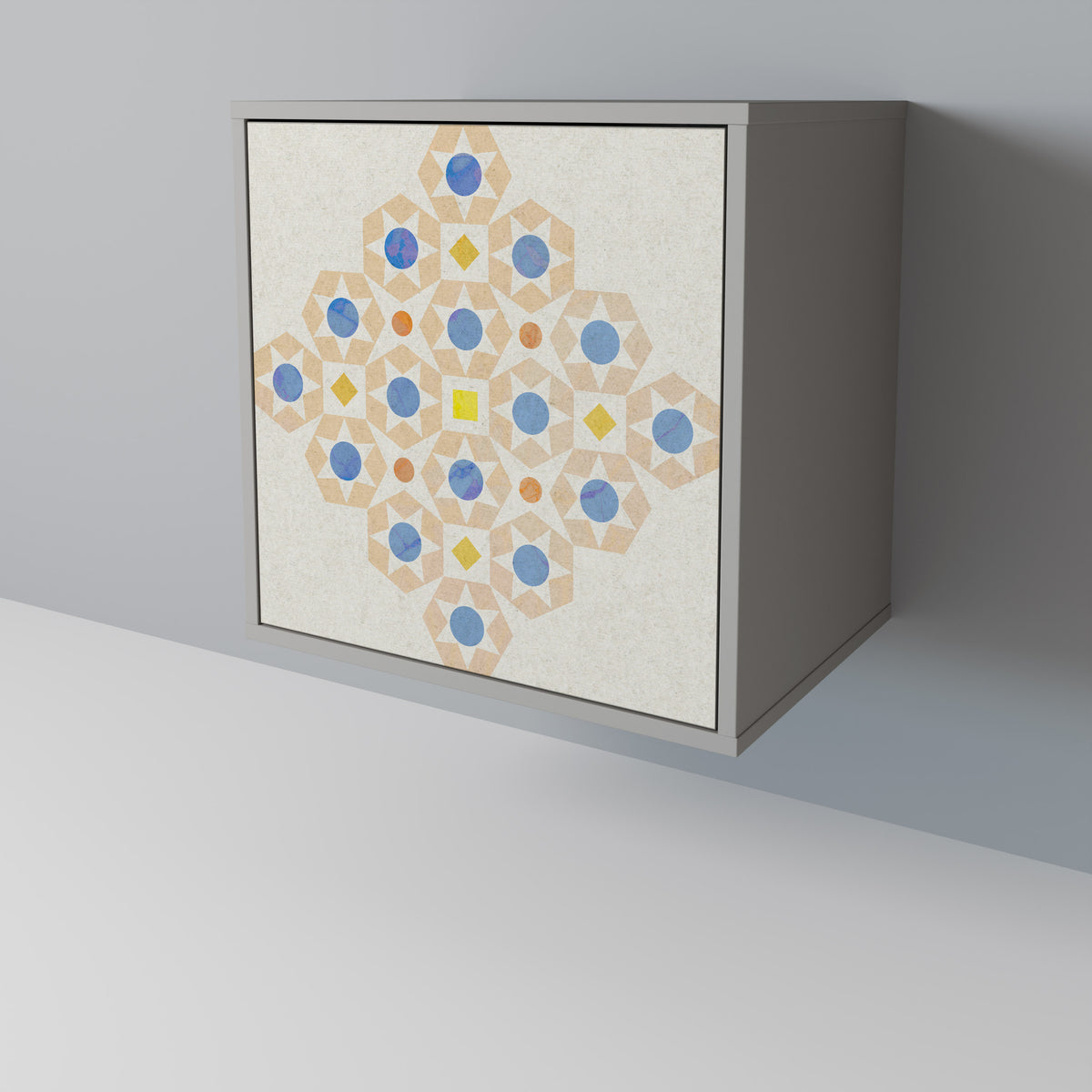 PATTERNED PRISM Skänk med en dörr