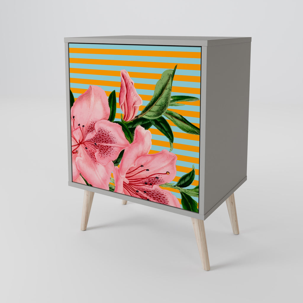 FRAGILE BEAUTY Skänk med 1 dörr i grå finish