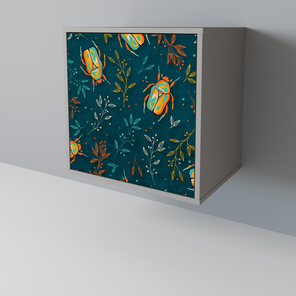 AUTUMN INSECTS skänk med 1 dörr i grå finish