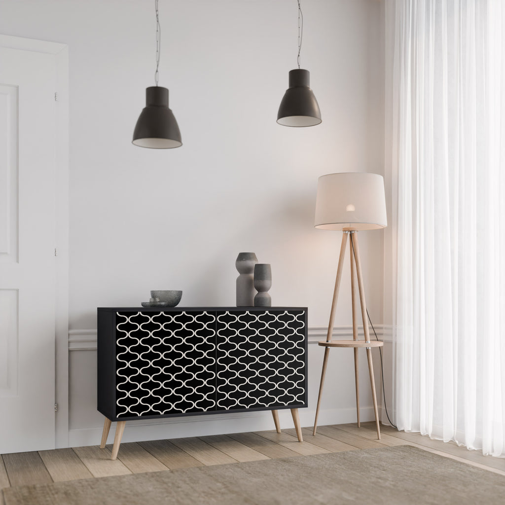 TESSELATED BLACKNESS 2-dörrars skänk i svart finish