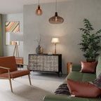 SLIGHTLY BLURRED Skänk med två dörrar