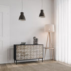 SLIGHTLY BLURRED Skänk med två dörrar