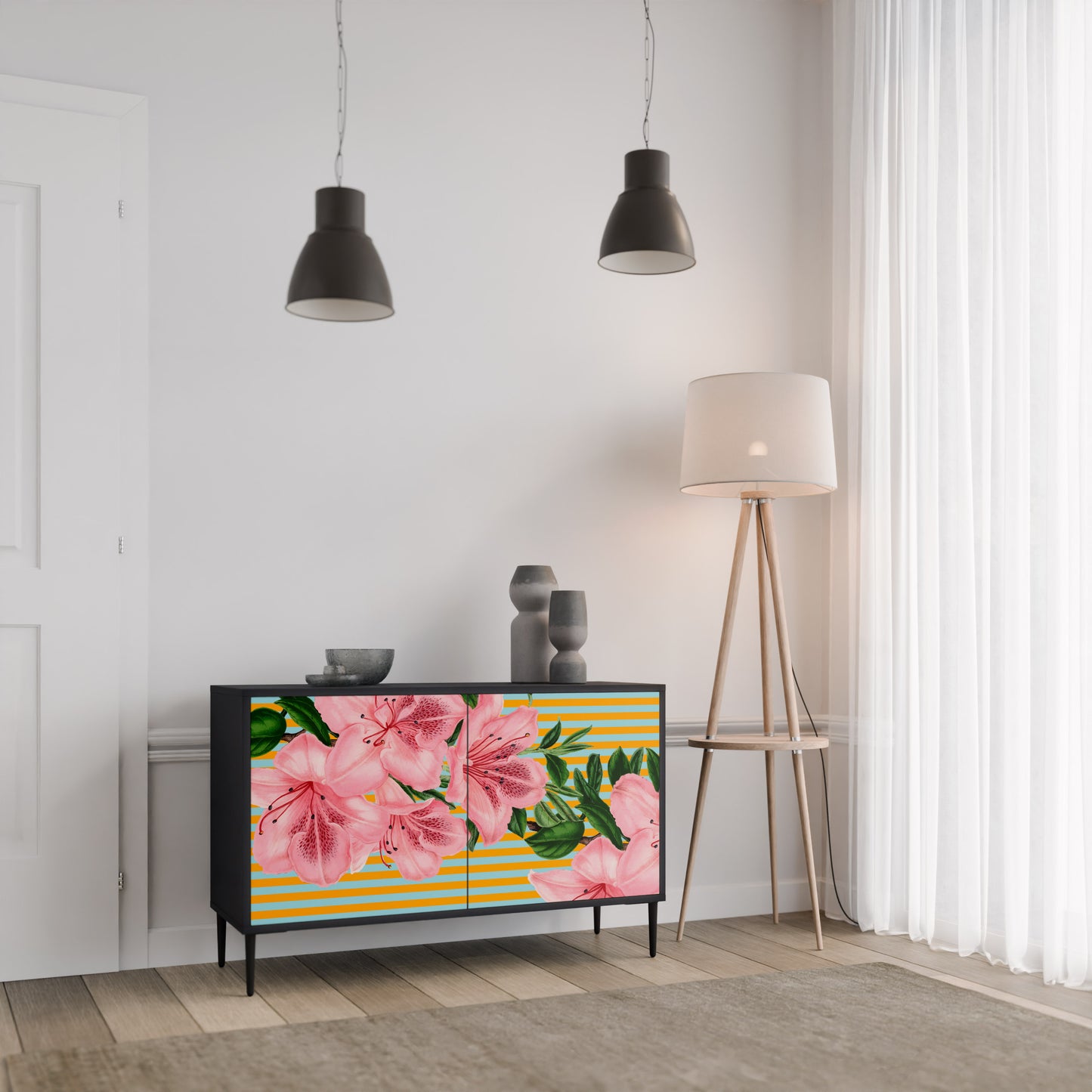 FRAGILE BEAUTY 2-dörrars skänk i svart finish