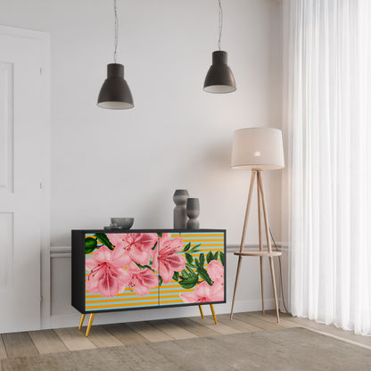 FRAGILE BEAUTY 2-dörrars skänk i svart finish