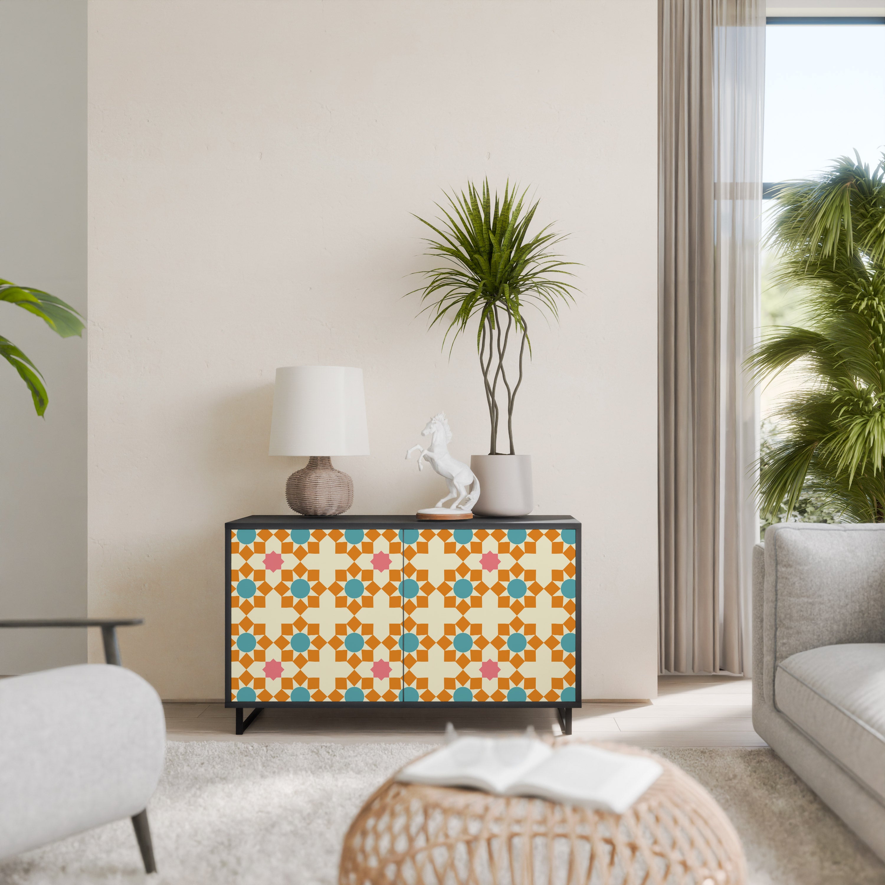 BLOMMAD DECOR 2-dörrars skänk i svart finish