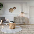 SLIGHTLY BLURRED Skänk med två dörrar