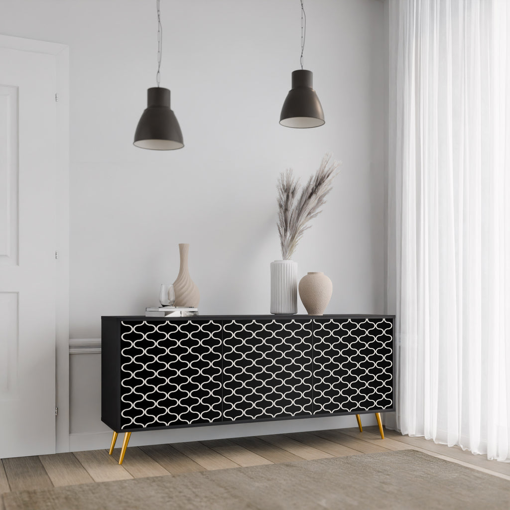 TESSELATED BLACKNESS 3-dörrars skänk i svart finish
