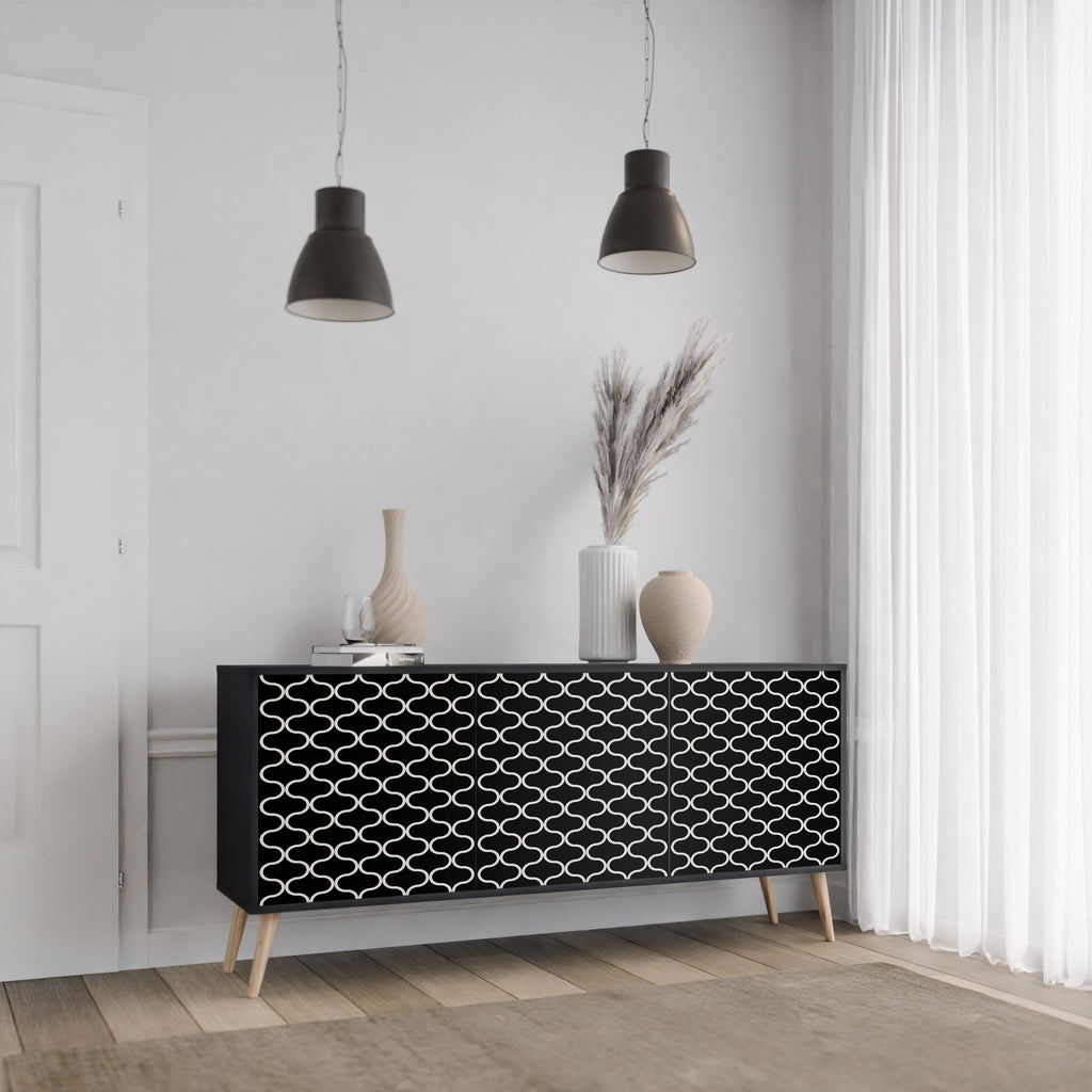 TESSELATED BLACKNESS 3-dörrars skänk i svart finish