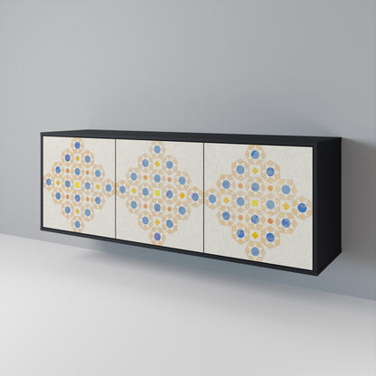 PATTERNED PRISM Skänk med tre dörrar