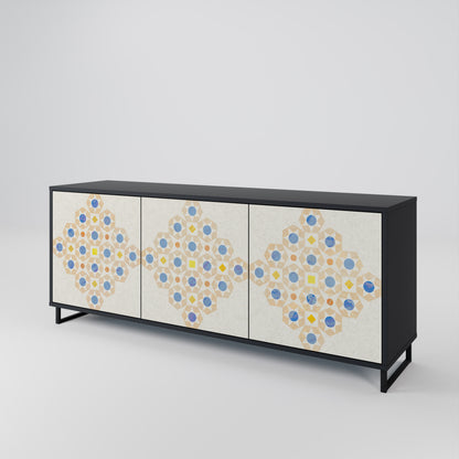 PATTERNED PRISM Skänk med tre dörrar