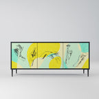 BODY LANGUAGE Skänk med tre dörrar