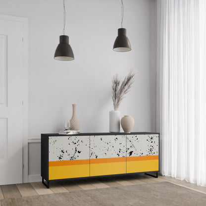 FÄRGAD AV ORANGE 3-dörrars skänk i svart finish