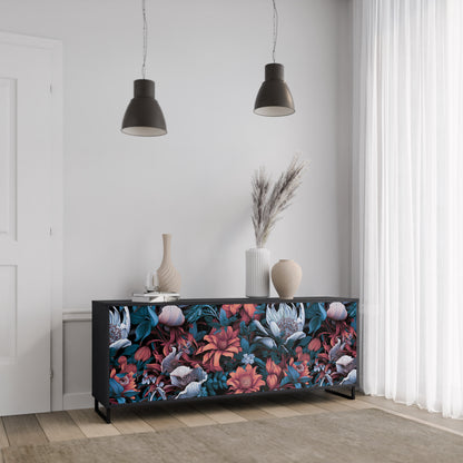 ETHEREAL BLOSSOMS 3-dörrars skänk i svart finish
