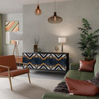 ARTFUL GEOMETRY Skänk med tre dörrar