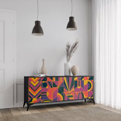 ELECTRIC PATTERNS Skänk med tre dörrar