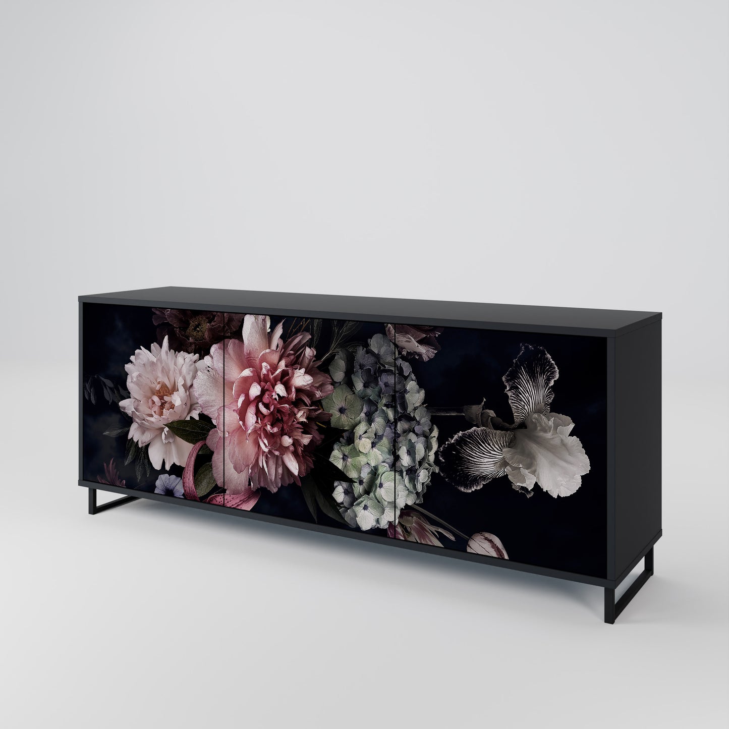 PURE BLOSSOM 3-dörrars skänk i svart finish