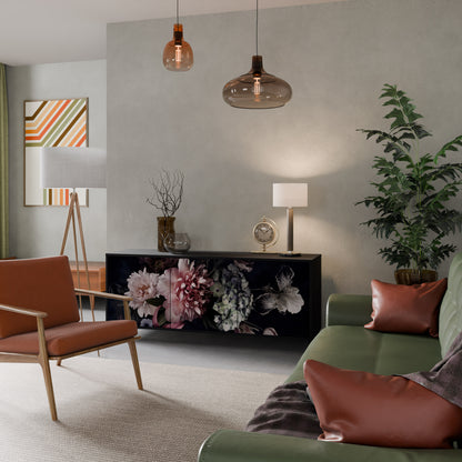 PURE BLOSSOM 3-dörrars skänk i svart finish