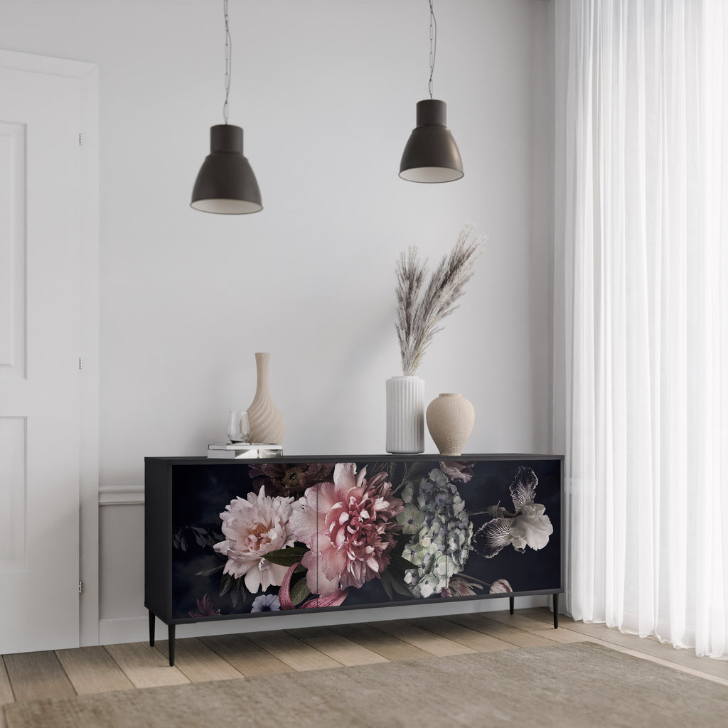 PURE BLOSSOM 3-dörrars skänk i svart finish