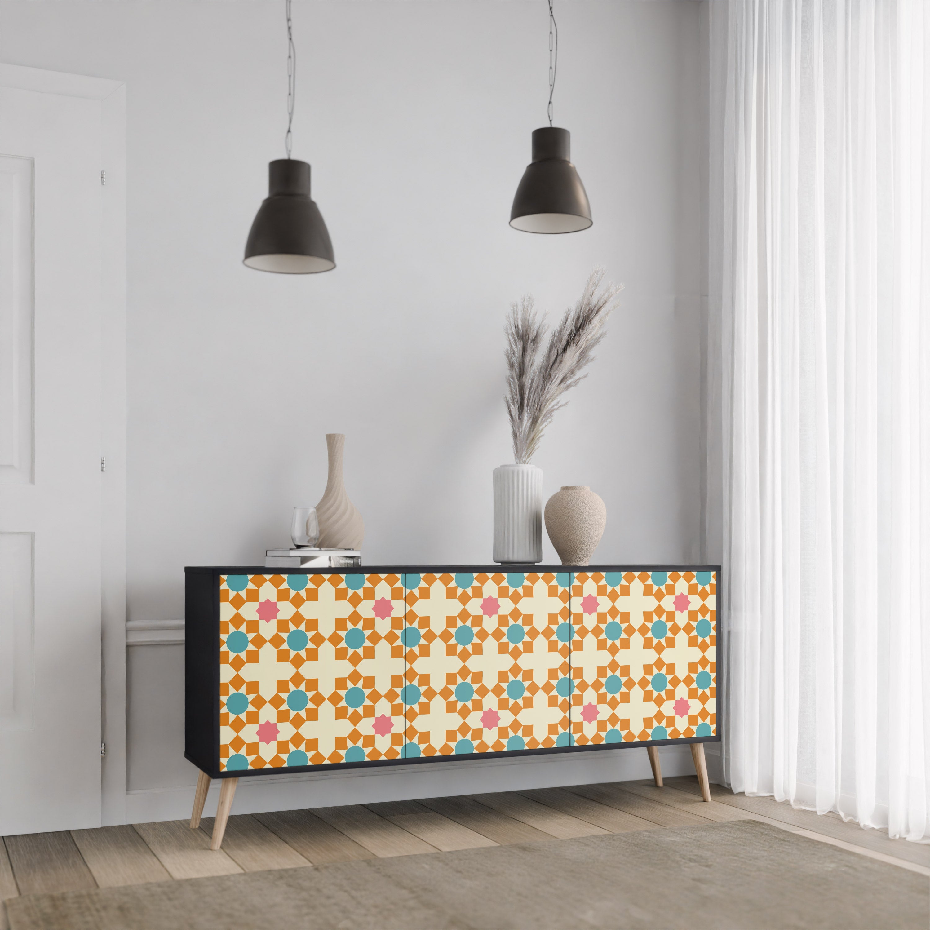 BLOMMAD DECOR 3-dörrars skänk i svart finish