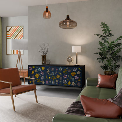 BLOMMOR PÅ MARINBLÅ 3-dörrars skänk i svart finish