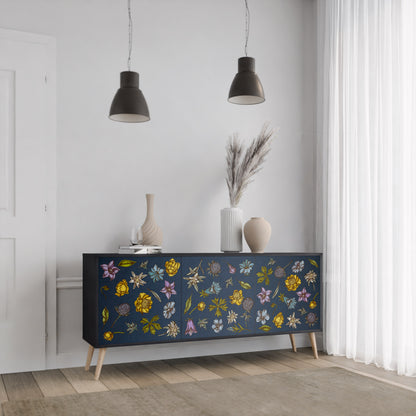 BLOMMOR PÅ MARINBLÅ 3-dörrars skänk i svart finish