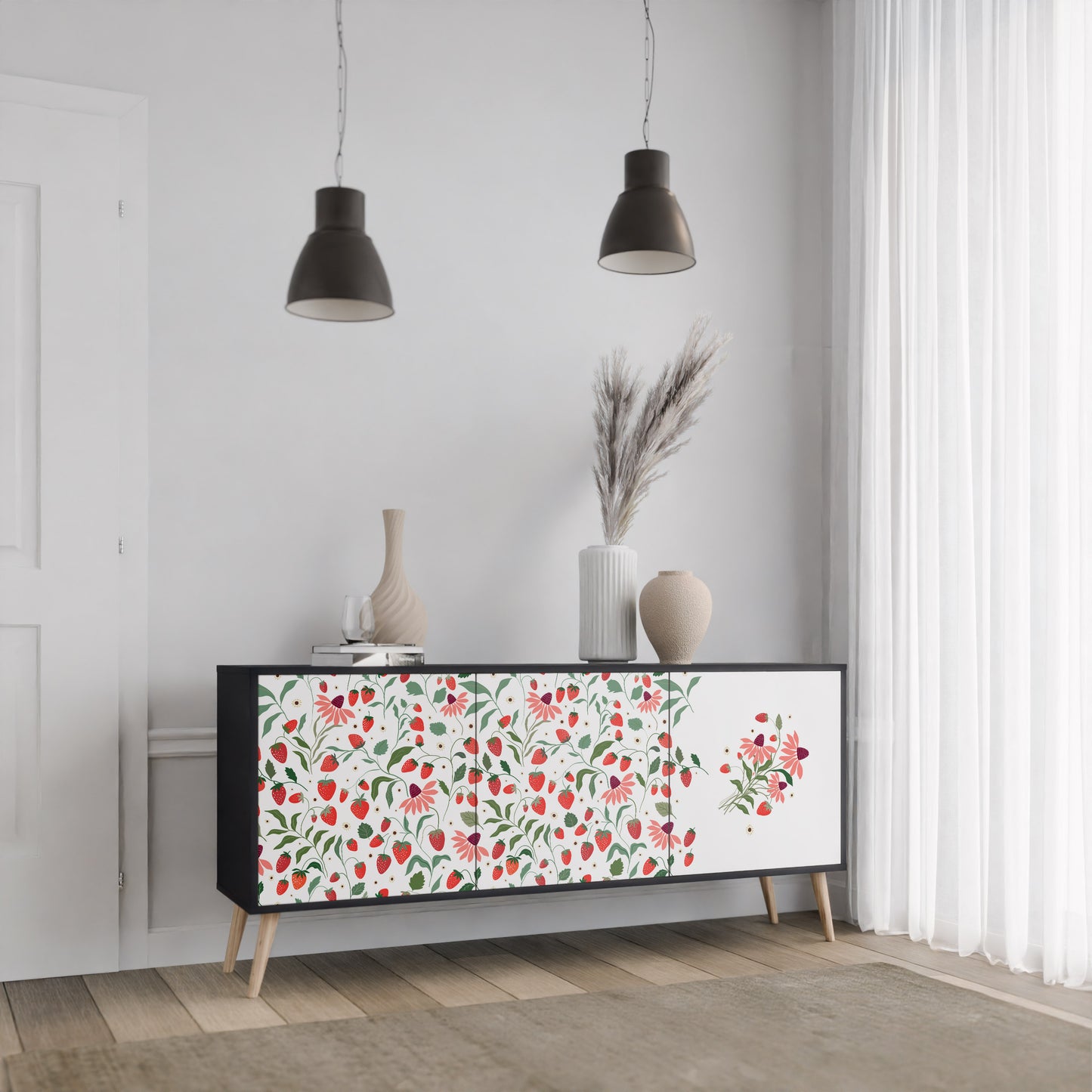 BLOMMOR OCH JORDGUBBAR 3-dörrars skänk i svart finish
