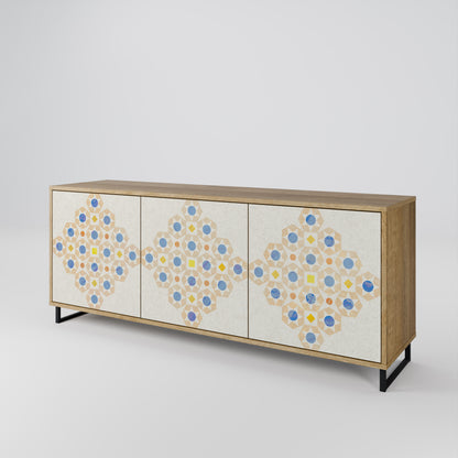 PATTERNED PRISM Skänk med tre dörrar