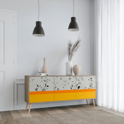 FÄRGAD AV ORANGE 3-dörrars skänk i ekeffekt