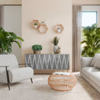 SOLID ZIG ZAG Skänk med tre dörrar