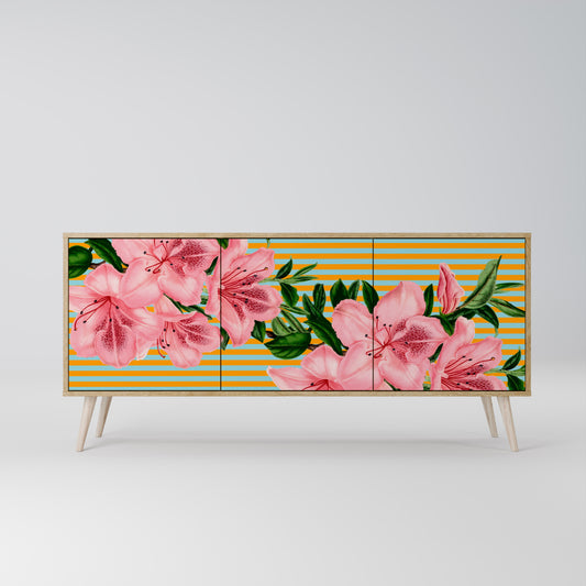 FRAGILE BEAUTY 3-Door Sideboard in Oak Effect