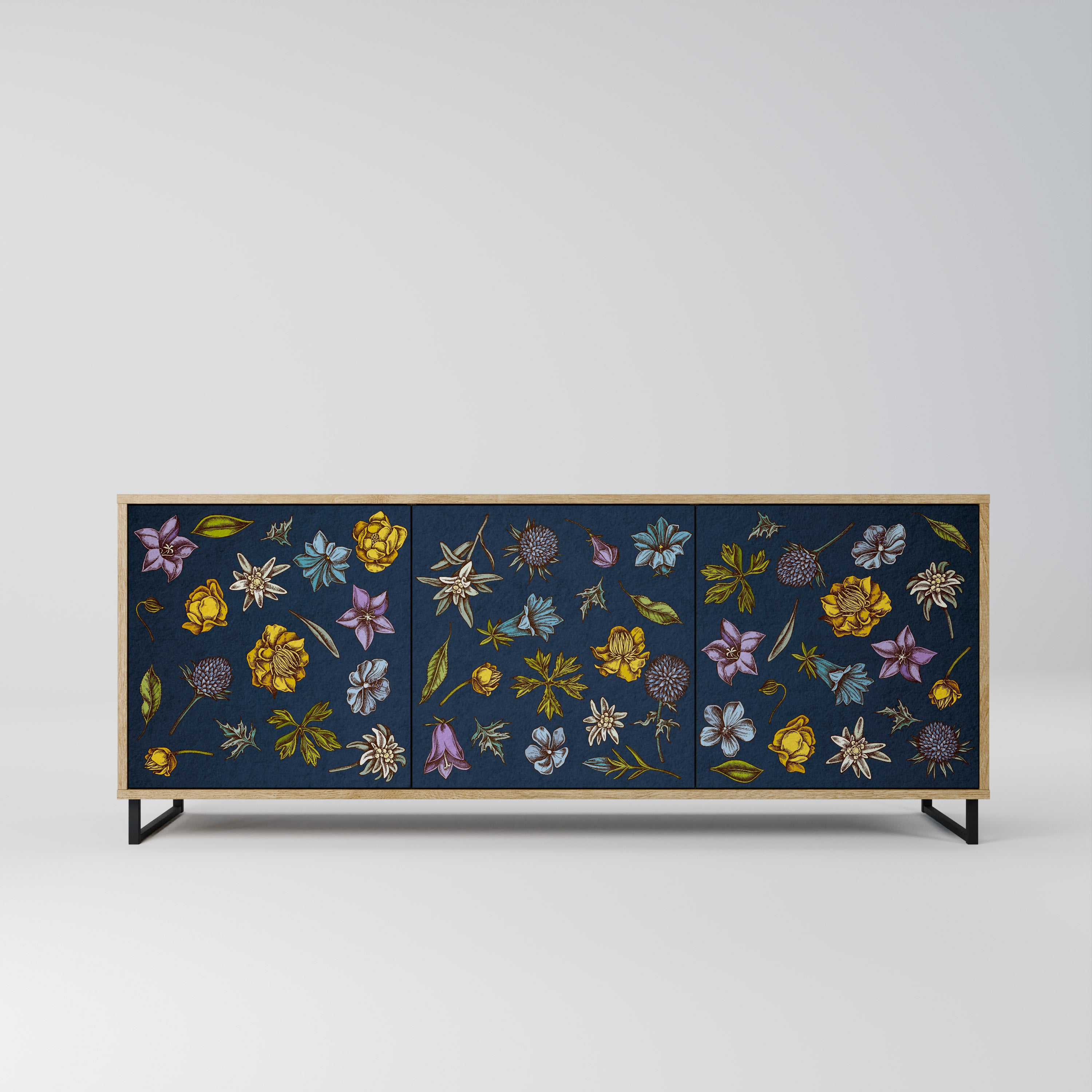 BLOMMOR PÅ MARINBLÅ 3-dörrars skänk i ekeffekt
