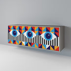 ABSTRAKTION OCH GEOMETRI 3-dörrars skänk i grå finish